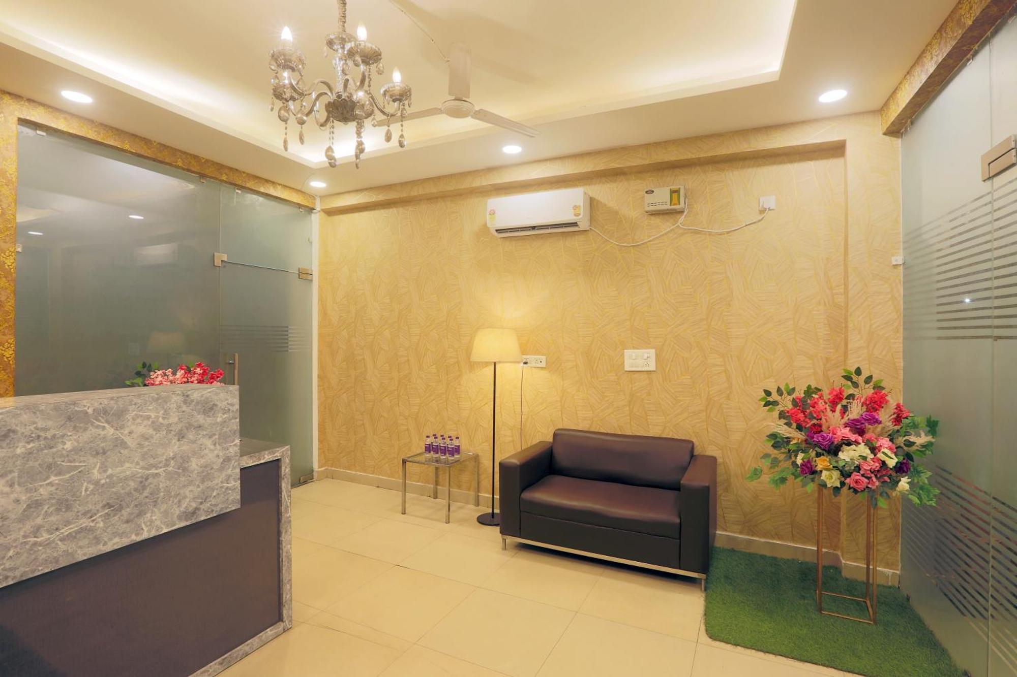 Hotel Lemon Suites & Banquet Noida Sector 62 Exterior photo